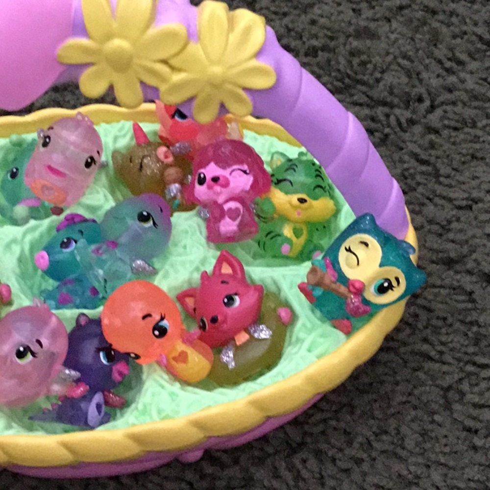 Hatchimals basket bundle - Picture 6 of 7